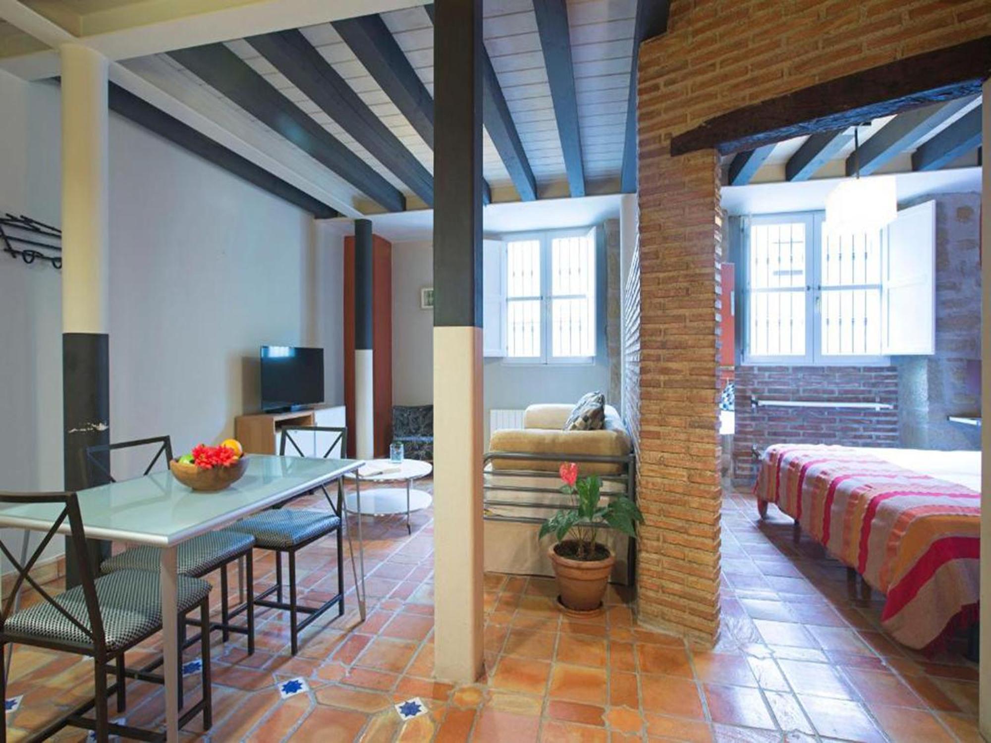 Apartamentos Senorio De Haro 3000 Buitenkant foto