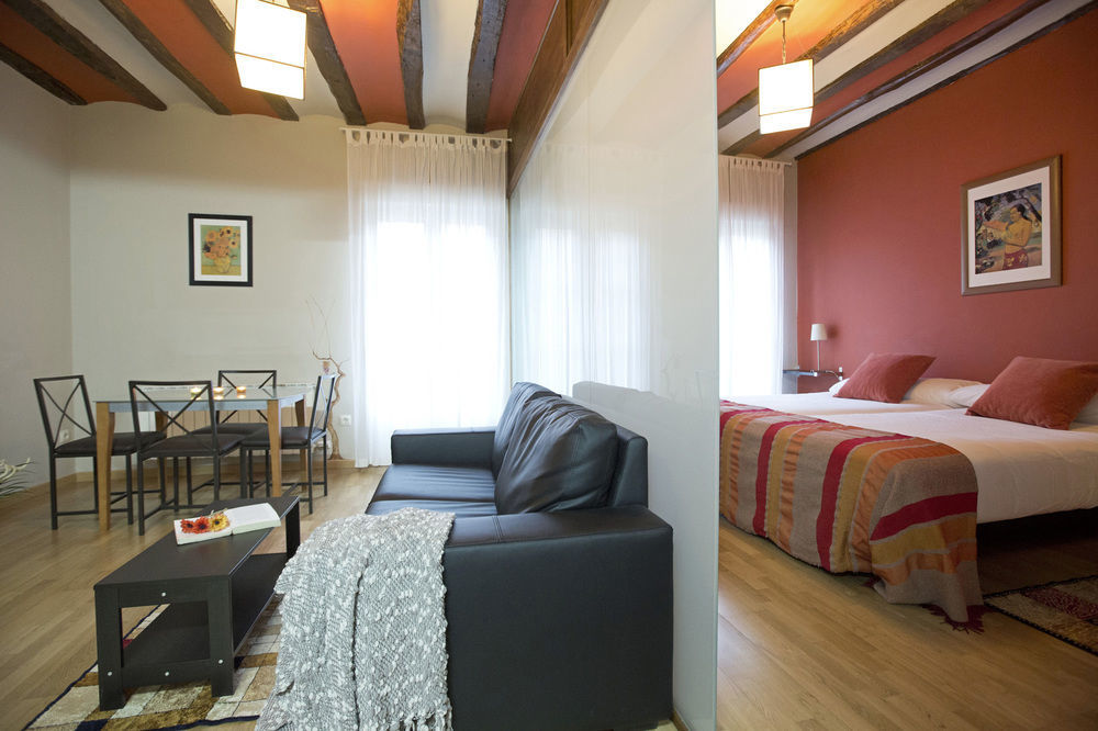 Apartamentos Senorio De Haro 3000 Buitenkant foto